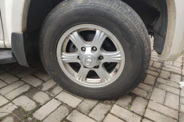 Used Great Wall Wingle 6 2017 2.4L Gasoline 4x4 Navigation Model 4G69 Right Front Wheel Hub