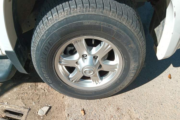 Used Great Wall Wingle 6 2017 2.4L Gasoline Two-Wheel Drive Elite Version 4G69 Right Front Wheel Hub