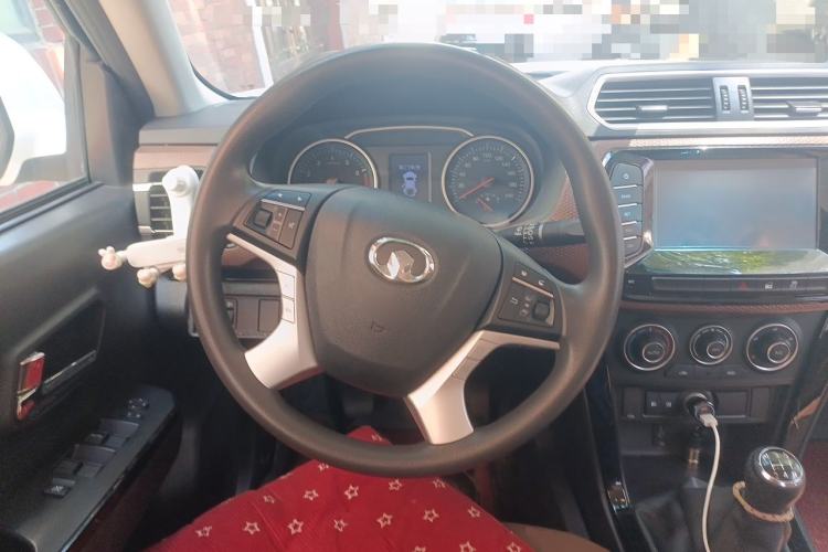 Used Great Wall Wingle 6 2017 2.4L Gasoline Two-Wheel Drive Elite Version 4G69 Steering Wheel