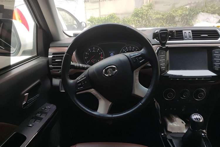 Used Great Wall Wingle 6 2017 2.4L Gasoline 4x4 Navigation Model 4G69 Steering Wheel