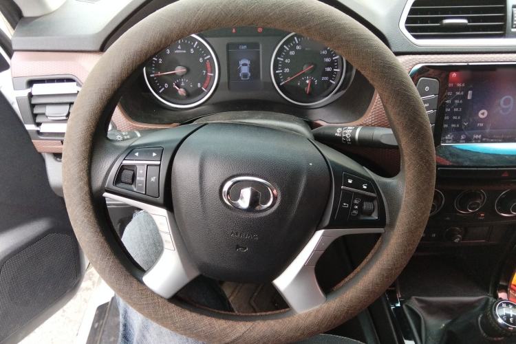 Used Great Wall Wingle 6 2017 2.4L Gasoline Two-Wheel Drive Elite Version 4G69 Steering Wheel