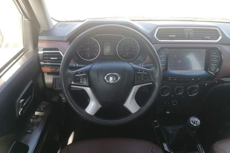 Used Great Wall Wingle 6 2017 2.4L Gasoline 4x4 Elite Version 4G69 Steering Wheel