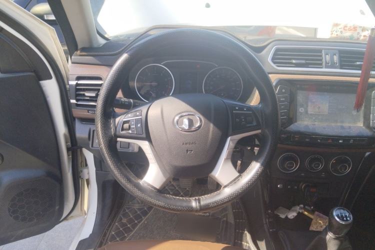 Used Great Wall Wingle 6 2017 2.4L Gasoline 4x4 Navigation Model 4G69 Steering Wheel