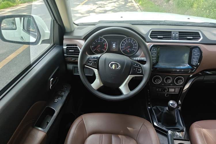 Used Great Wall Wingle 6 2017 2.4L Gasoline Two-Wheel Drive Elite Version 4G69 Steering Wheel