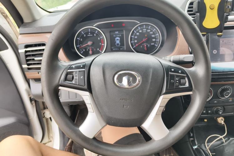 Used Great Wall Wingle 6 2017 2.4L Gasoline Two-Wheel Drive Elite Version 4G69 Steering Wheel