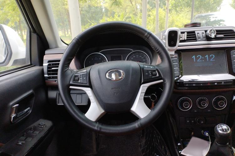 Used Great Wall Wingle 6 2017 2.4L Gasoline 4x4 Elite Version 4G69 Steering Wheel