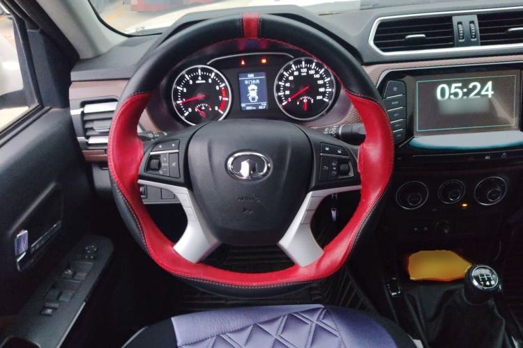 Used Great Wall Wingle 6 2017 2.4L Gasoline Two-Wheel Drive Elite Version 4G69 Steering Wheel