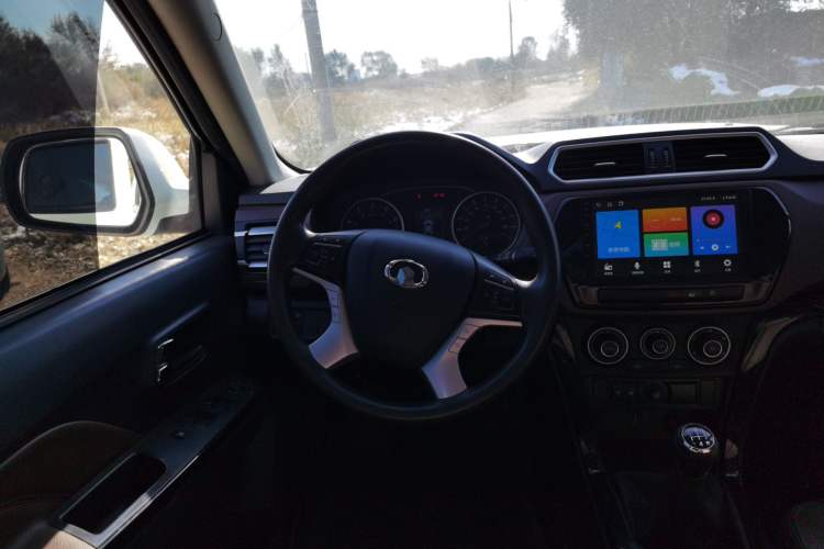 Used Great Wall Wingle 6 2017 2.4L Gasoline Two-Wheel Drive Elite Version 4G69 Steering Wheel