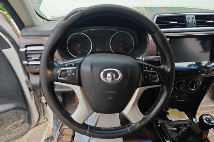 Used Great Wall Wingle 6 2017 2.4L Gasoline 4x4 Navigation Model 4G69 Steering Wheel