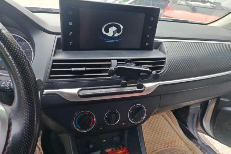 Used Great Wall Wingle 7 2018 2.0T Two-Wheel Drive Elite Version Compact Double-Cab 4D20D Audio And AC Panel
