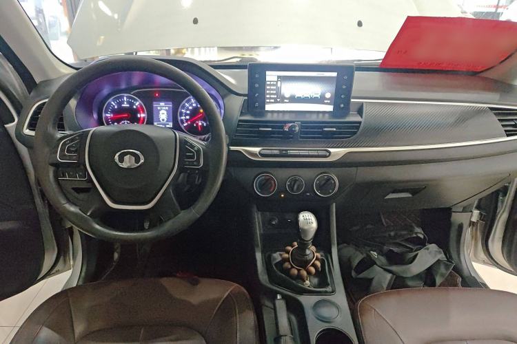 Used Great Wall Wingle 7 2018 2.0T Two-Wheel Drive Elite Version Big Double 4D20D Center Console