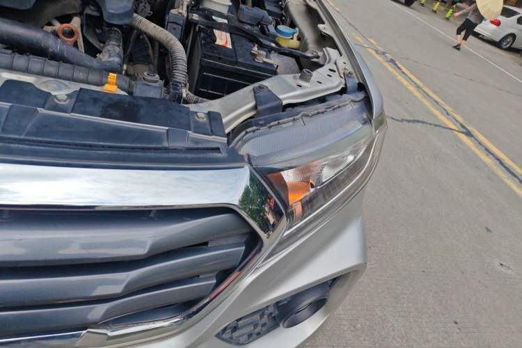 Used Great Wall Wingle 7 2018 2.0T Two-Wheel Drive Elite Version Compact Double-Cab 4D20D Engine Bay Left