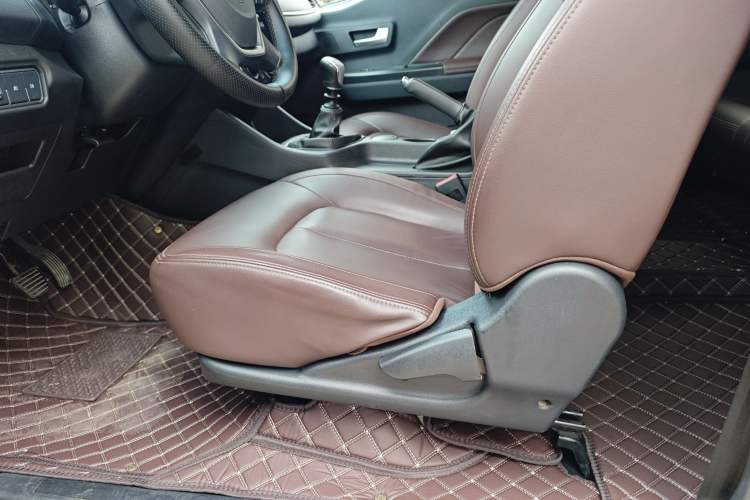 Used Great Wall Wingle 7 2018 2.0T Two-Wheel Drive Elite Version Big Double 4D20D Interior 1