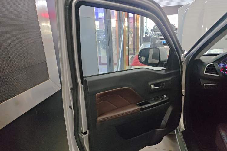 Used Great Wall Wingle 7 2018 2.0T Two-Wheel Drive Elite Version Big Double 4D20D Left Front Door Interior