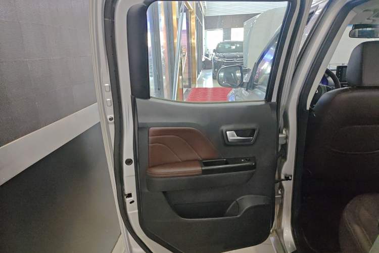 Used Great Wall Wingle 7 2018 2.0T Two-Wheel Drive Elite Version Big Double 4D20D Left Rear Door Interior