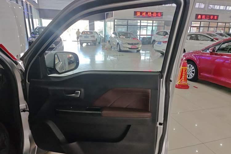 Used Great Wall Wingle 7 2018 2.0T Two-Wheel Drive Elite Version Big Double 4D20D Right Front Door Interior