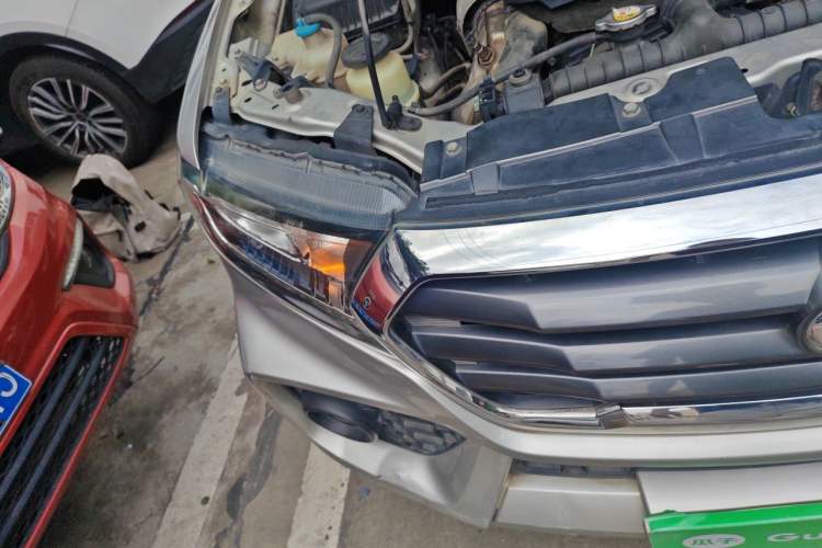 Used Great Wall Wingle 7 2018 2.0T Two-Wheel Drive Elite Version Compact Double-Cab 4D20D Right Front Headlight
