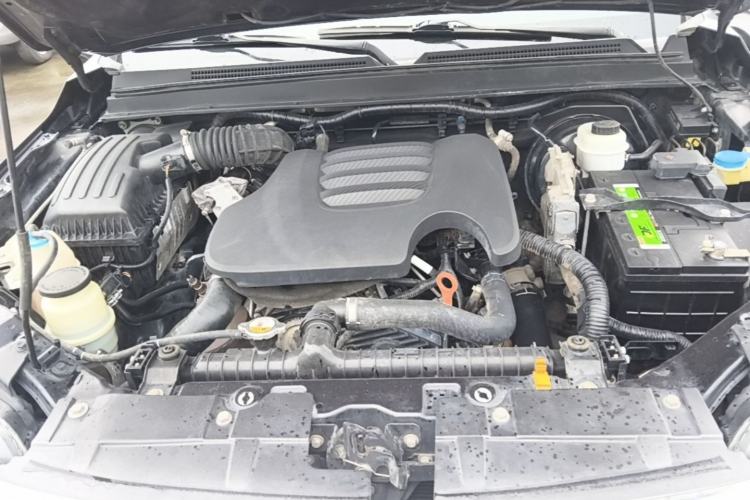 Used Great Wall Wingle 7 2019 2.0T Diesel Two-Wheel Drive Value Edition China VI Standard Big Double Cab GW4D20M Engine Bay