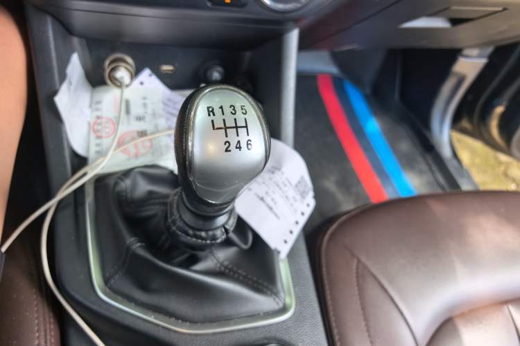 Used Great Wall Wingle 7 2019 2.0T Four-Wheel Drive Value Edition Big Double 4D20D Gear Lever
