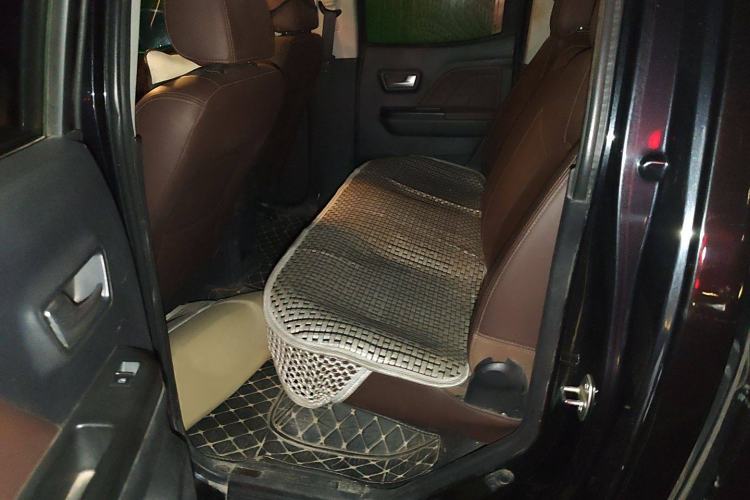 Used Great Wall Wingle 7 2019 2.0T Gasoline Two-Wheel Drive Value Edition China VI Standard Compact SUV GW4C20B Interior 4