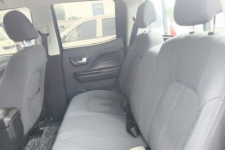 Used Great Wall Wingle 7 2019 2.0T Diesel Two-Wheel Drive Value Edition China VI Standard Big Double Cab GW4D20M Left Rear Seat