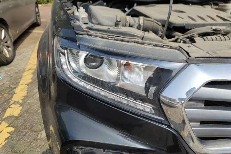Used Great Wall Wingle 7 2019 2.0T Two-Wheel Drive Value Edition Big Double 4D20D Right Front Headlight