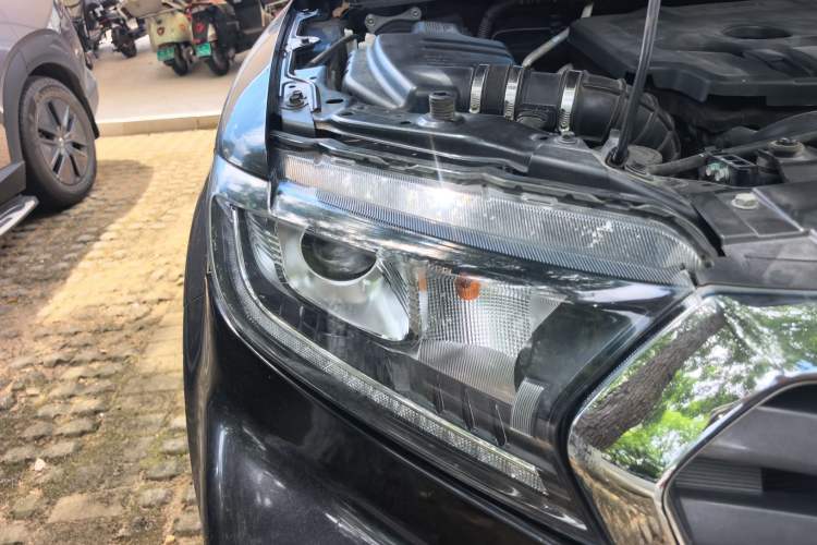 Used Great Wall Wingle 7 2019 2.0T Four-Wheel Drive Value Edition Big Double 4D20D Right Front Headlight