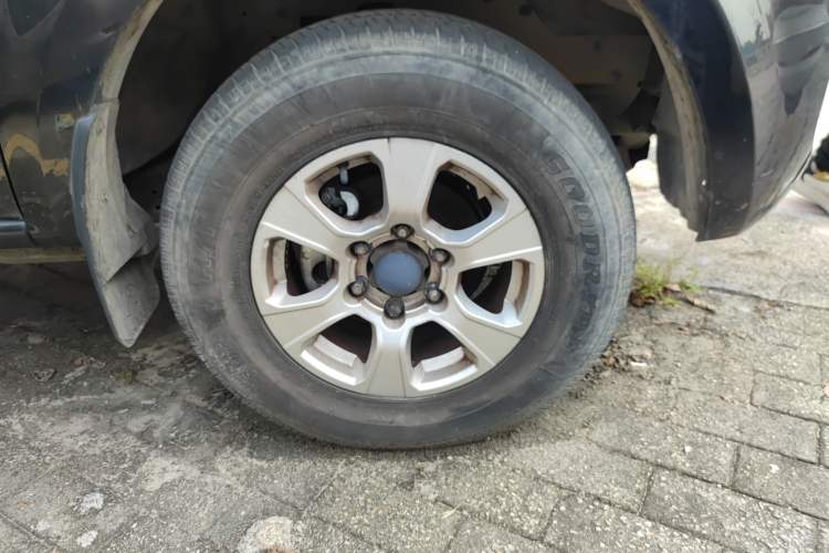 Used Great Wall Wingle 7 2019 2.0T Two-Wheel Drive Value Edition Big Double 4D20D Right Front Wheel Hub