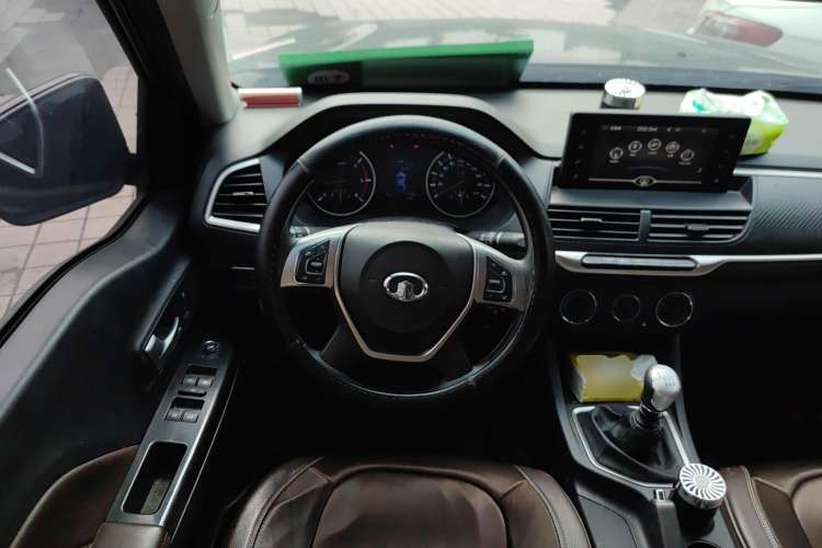 Used Great Wall Wingle 7 2019 2.0T Two-Wheel Drive Value Edition Big Double 4D20D Steering Wheel
