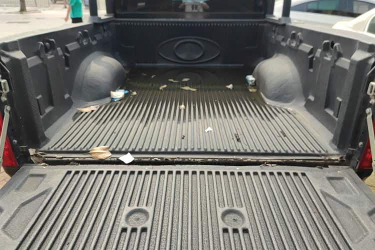 Used Great Wall Wingle 7 2019 2.0T Two-Wheel Drive Value Edition Big Double 4D20D Trunk