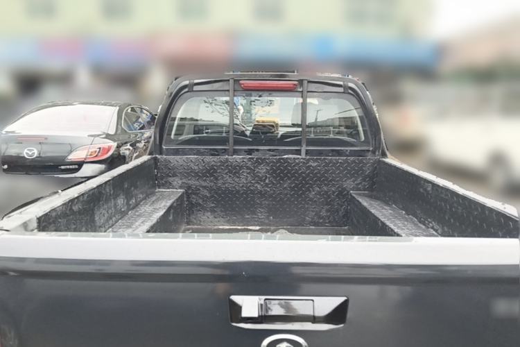 Used Great Wall Wingle 7 2019 2.0T Diesel Two-Wheel Drive Value Edition China VI Standard Big Double Cab GW4D20M Trunk