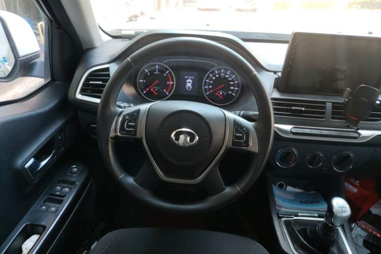 Used Great Wall Wingle 7 2019 2.0T Diesel Two-Wheel Drive Value Edition China VI Standard Big Double Cab GW4D20M Steering Wheel