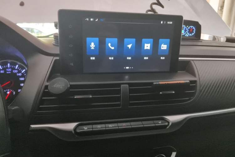 Used Great Wall Wingle 7 2019 2.0T Four-Wheel Drive Value Edition Big Double 4D20D Audio And AC Panel