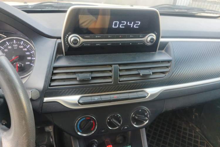Used Great Wall Wingle 7 2019 2.0T Diesel 4x4 Value Edition China VI Standard Big Double Cab – GW4D20M Audio And AC Panel