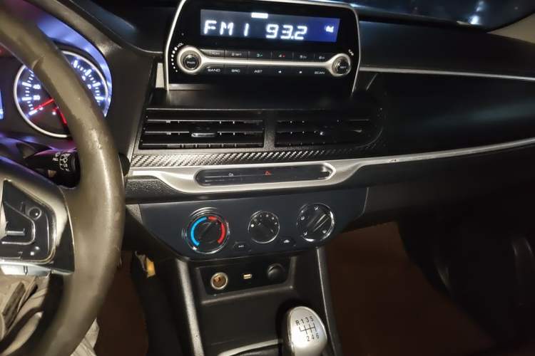 Used Great Wall Wingle 7 2019 2.0T Gasoline Two-Wheel Drive Value Edition China VI Standard Big Double GW4C20B Audio And AC Panel