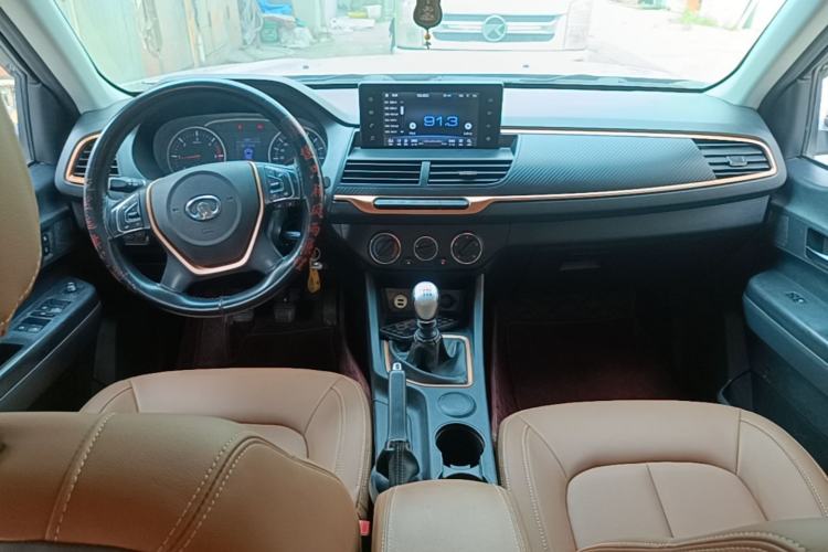 Used Great Wall Wingle 7 2019 2.0T Diesel Two-Wheel Drive Elite Version China VI Standard Big Double Cabin GW4D20M Center Console
