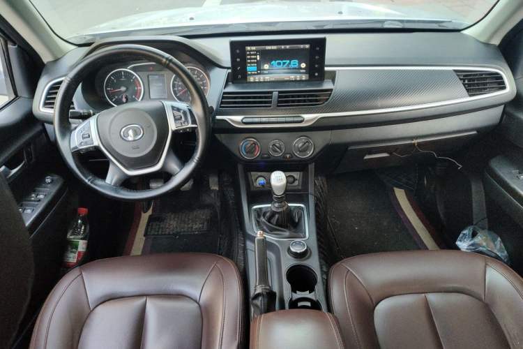 Used Great Wall Wingle 7 2019 2.0T Diesel 4x4 Elite Version China VI Standard Big Double Cab – GW4D20M Center Console