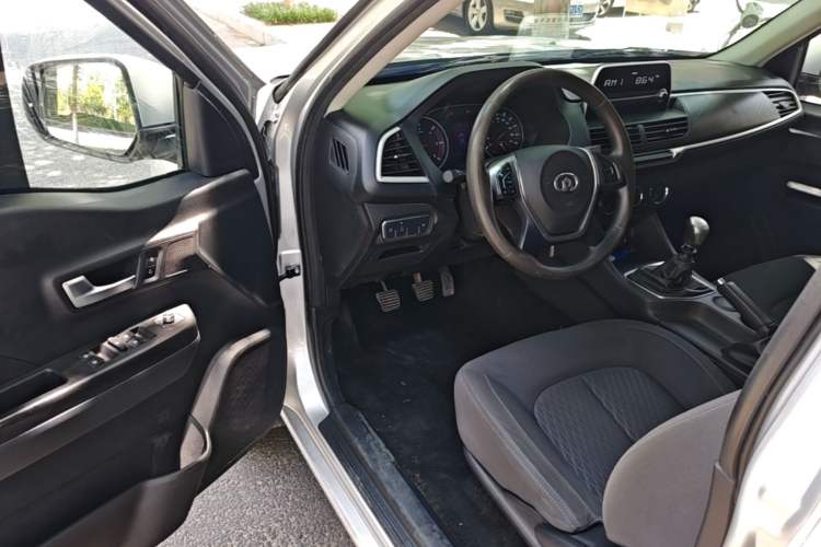 Used Great Wall Wingle 7 2019 2.0T Diesel Two-Wheel Drive Value Edition China VI Standard Big Double Cab GW4D20M Driver Seat