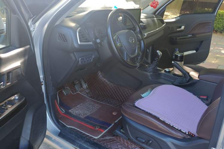 Used Great Wall Wingle 7 2019 2.0T Four-Wheel Drive Champion Executive Version Small Double 4D20D Driver Seat