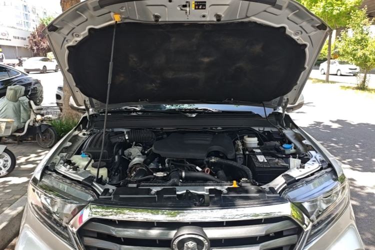 Used Great Wall Wingle 7 2019 2.0T Diesel Two-Wheel Drive Value Edition China VI Standard Big Double Cab GW4D20M Engine Bay
