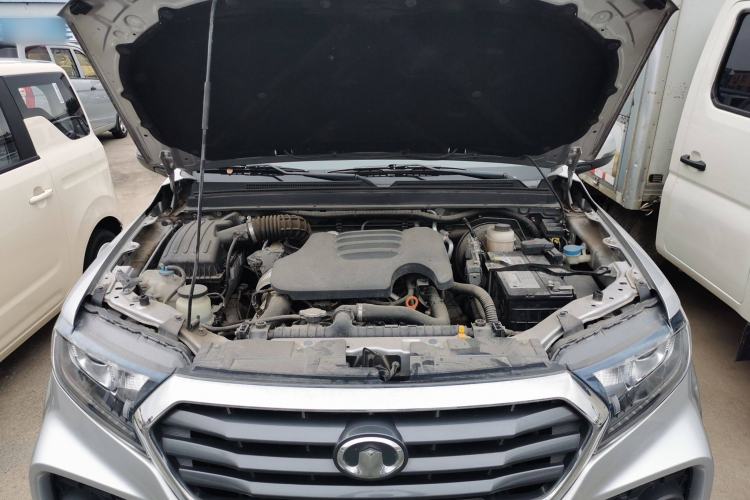 Used Great Wall Wingle 7 2019 2.0T Diesel Two-Wheel Drive Value Edition China VI Standard Big Double Cab GW4D20M Engine Bay