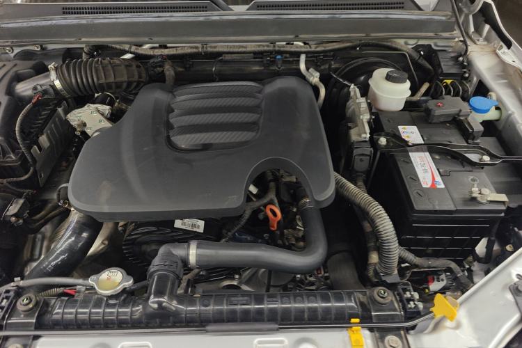 Used Great Wall Wingle 7 2019 2.0T Diesel Two-Wheel Drive Value Edition China VI Standard Big Double Cab GW4D20M Engine Bay