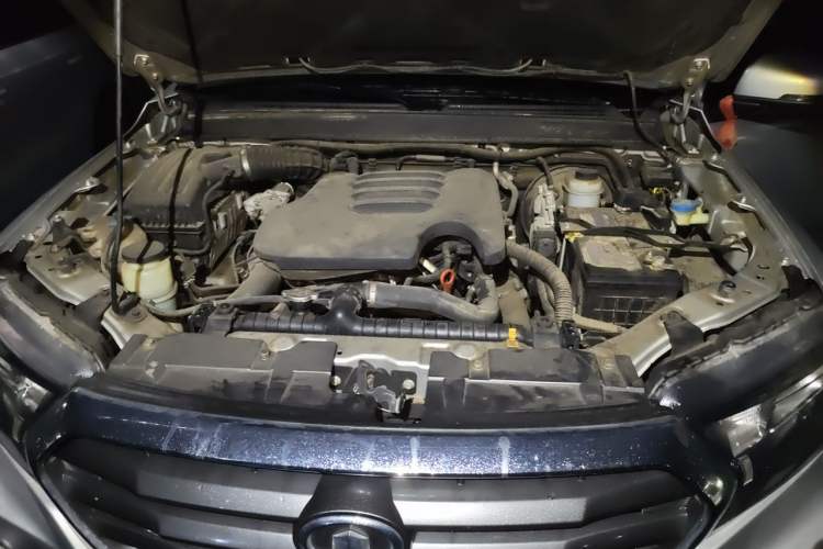 Used Great Wall Wingle 7 2019 2.0T Gasoline Two-Wheel Drive Value Edition China VI Standard Big Double GW4C20B Engine Bay