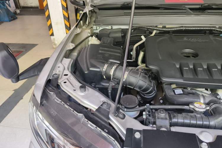 Used Great Wall Wingle 7 2019 2.0T Four-Wheel Drive Value Edition Big Double 4D20D Engine Bay Right