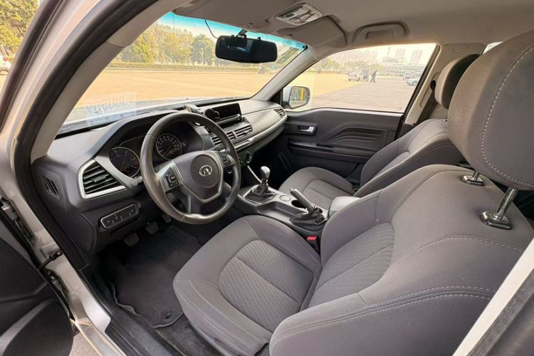 Used Great Wall Wingle 7 2019 2.0T Diesel Two-Wheel Drive Value Edition China VI Standard Big Double Cab GW4D20M Interior 1
