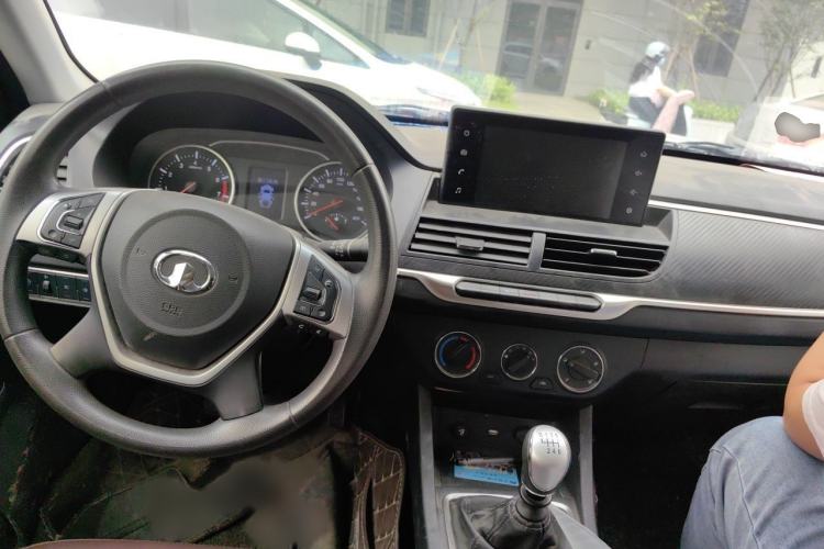 Used Great Wall Wingle 7 2019 2.0T Gasoline Two-Wheel Drive Elite Version China VI Standard Big Double Cabin GW4C20B Interior 2