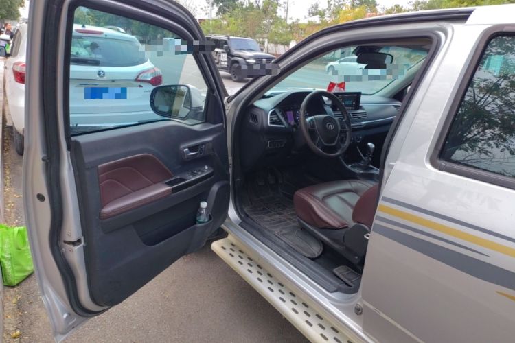 Used Great Wall Wingle 7 2019 2.0T Diesel 4x4 Elite Version China VI Standard Big Double Cab – GW4D20M Interior 3