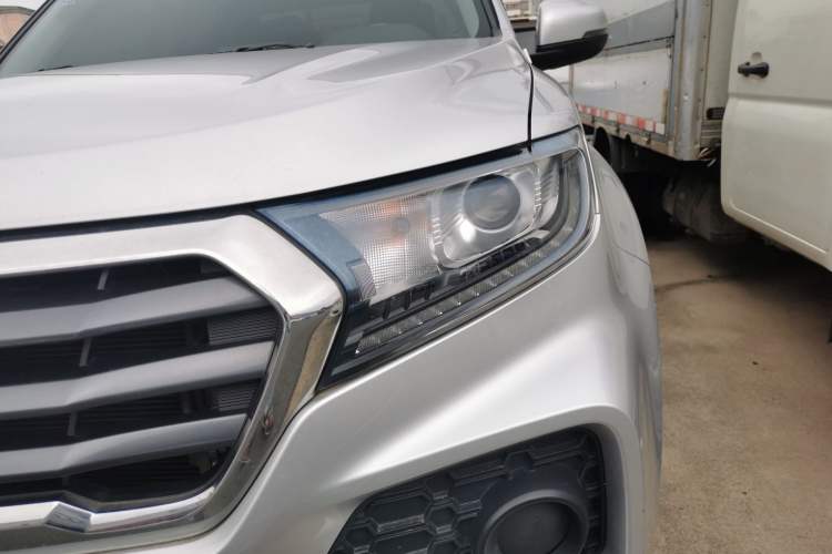 Used Great Wall Wingle 7 2019 2.0T Diesel Two-Wheel Drive Value Edition China VI Standard Big Double Cab GW4D20M Left Front Headlight