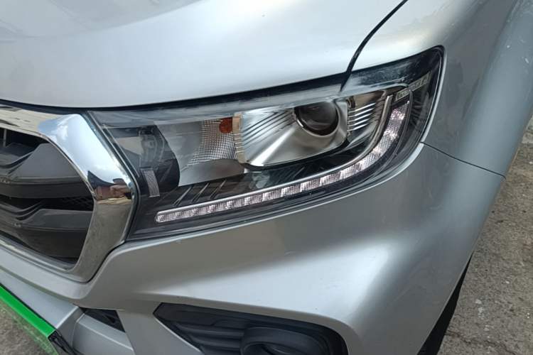 Used Great Wall Wingle 7 2019 2.0T Diesel Two-Wheel Drive Elite Version China VI Standard Big Double Cabin GW4D20M Left Front Headlight