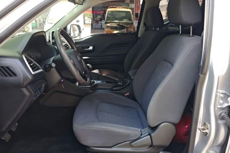 Used Great Wall Wingle 7 2019 2.0T Diesel Two-Wheel Drive Value Edition China VI Standard Big Double Cab GW4D20M Left Front Seat